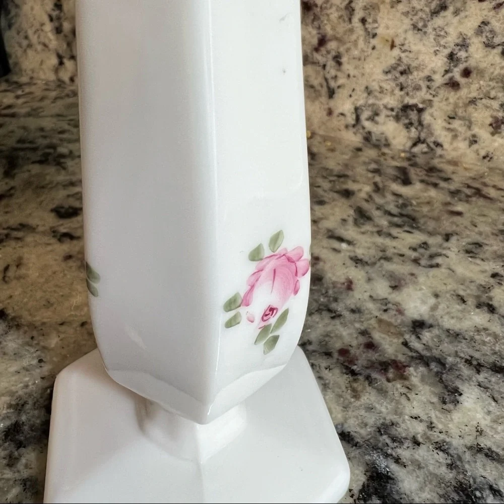 Westmoreland Swung Milk Glass Bud Vase Vintage Collectible - Picture 12 of 15